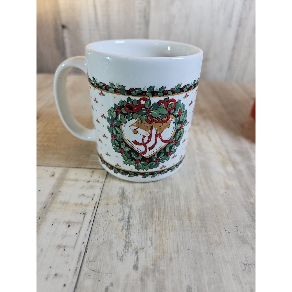Vintage Windsor Collection Christmas Mug w/ Holly & Bells – In Box